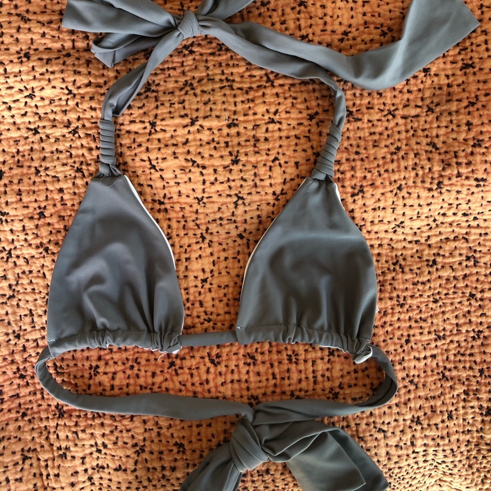 Reversible top